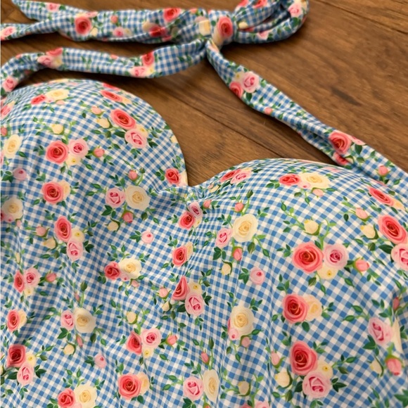 NWT - Belsira Rosie Roses Halter Swimsuit - Picture 5 of 11